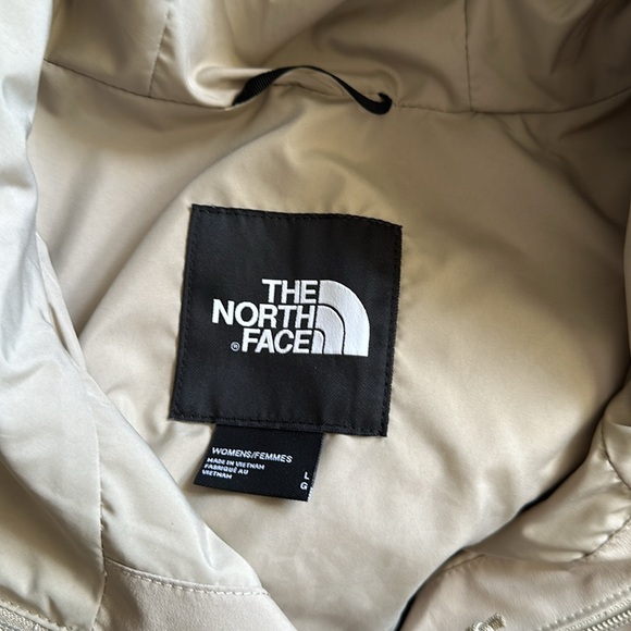 The North Face City Breeze II rain parka, large, kelp tan - Picture 5 of 5